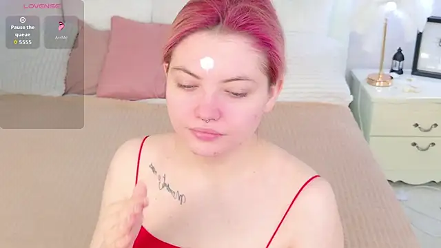 Lisa Adam online show from 11-28-25, 05:04