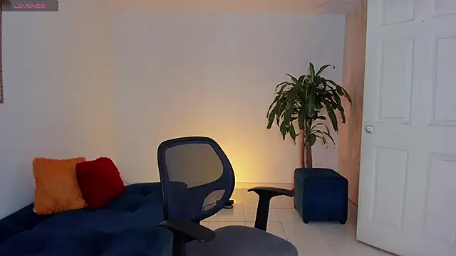 Ares Johnson online show from 10-28-25, 01:25