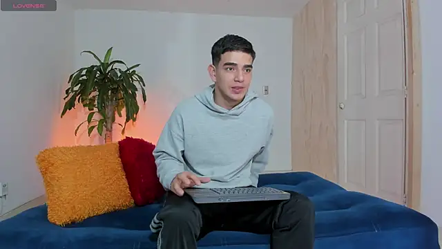 Ares Johnson online show from 11-03-25, 03:13