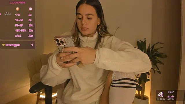 Snapshot of LittleSofia_ chatting on 11-05-25, 03:06 LittleSofia online show from 11-05-25, 03:06