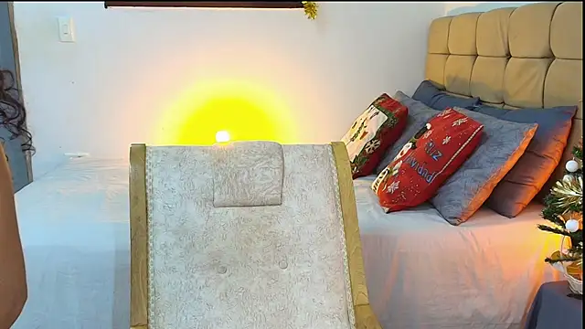 Snapshot of PaoL22 chatting on 12-15-24, 02:08 PaoL22 online show from 12-15-24, 02:08