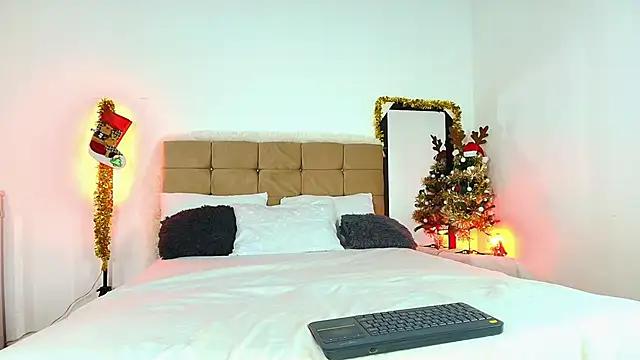 Snapshot of PaoL22 chatting on 12-31-24, 07:10 PaoL22 online show from 12-31-24, 07:10