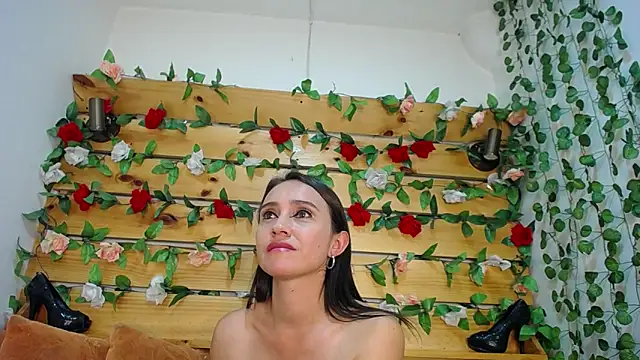 daniela casallas  online show from 01-15-25, 02:35