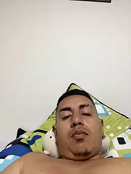 Snapshot of DanielGomez9 chatting on 12-26-24, 05:04 DanielGomez9 online show from 12-26-24, 05:04