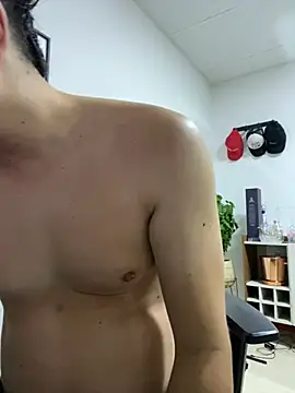 Snapshot of DanielGomez9 chatting on 01-21-25, 12:18 DanielGomez9 online show from 01-21-25, 12:18