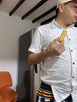 Snapshot of DanielGomez9 chatting on 01-24-25, 12:20 DanielGomez9 online show from 01-24-25, 12:20