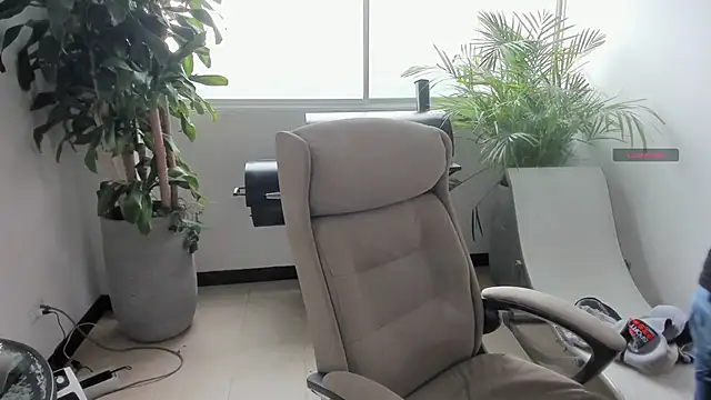 Snapshot of DanielGomez9 chatting on 03-17-25, 06:00 DanielGomez9 online show from 03-17-25, 06:00