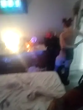 Snapshot of Puffgettingstuffed chatting on 09-30-25, 03:39 Puffgettingstuffed online show from 09-30-25, 03:39