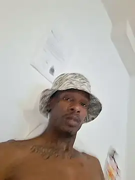 Snapshot of Puffgettingstuffed chatting on 12-22-25, 09:28 Puffgettingstuffed online show from 12-22-25, 09:28