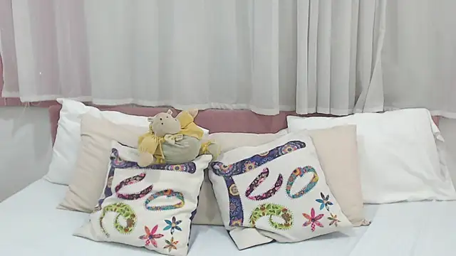 LexiiBloom online show from 02-19-25, 02:55