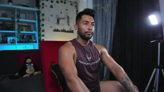 Couple muscle1 online show from 10-20-25, 08:53