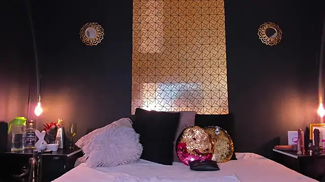 caro lyne  online show from 12-12-24, 02:00