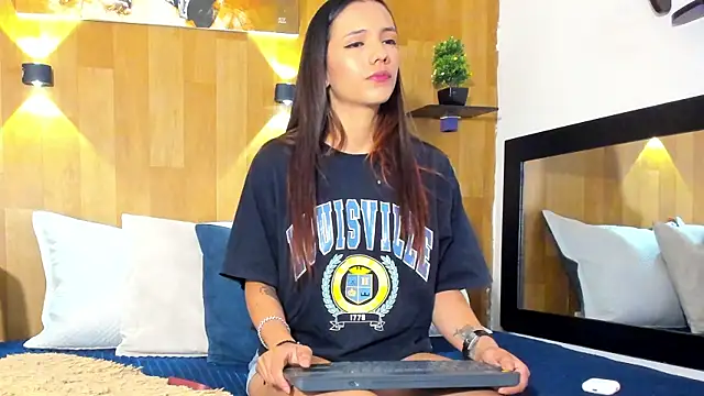 marianaa90 online show from 10-13-25, 01:22