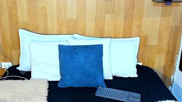 marianaa90 online show from 10-23-25, 06:28