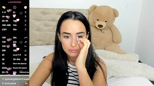 Snapshot of DarcieJane chatting on 12-04-24, 02:31 DarcieJane online show from 12-04-24, 02:31