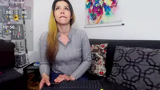 Snapshot of carla_roberts chatting on 03-06-25, 11:09 carla roberts online show from 03-06-25, 11:09