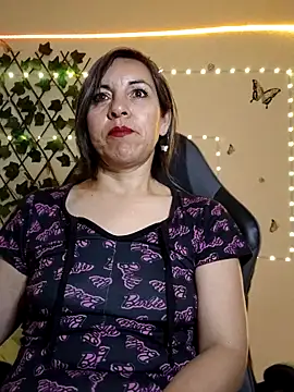 Lady breaks hearts online show from 10-06-25, 09:18