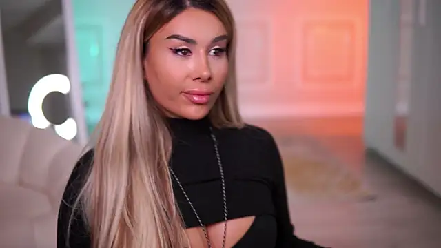 Snapshot of EvaZane chatting on 11-20-25, 08:08 EvaZane online show from 11-20-25, 08:08