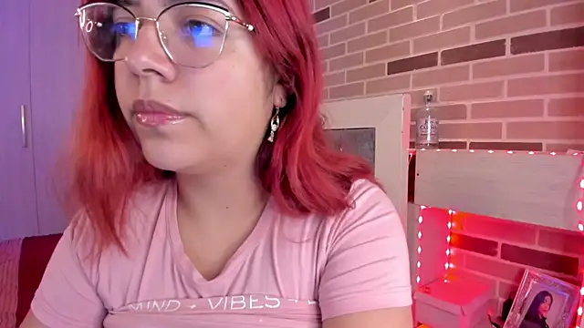 Snapshot of Rousse_Collinss chatting on 12-12-24, 11:36 Rousse Collinss online show from 12-12-24, 11:36