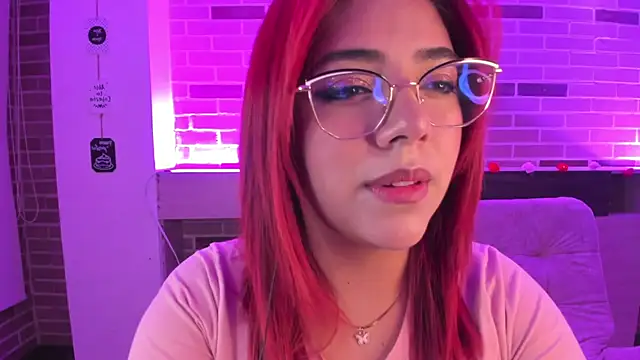 Snapshot of Rousse_Collinss chatting on 02-05-25, 04:16 Rousse Collinss online show from 02-05-25, 04:16