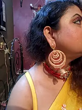 Snapshot of Maaya66 chatting on 02-02-25, 05:59 Maaya66 online show from 02-02-25, 05:59