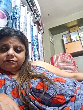 Snapshot of Maaya66 chatting on 11-05-25, 06:41 Maaya66 online show from 11-05-25, 06:41