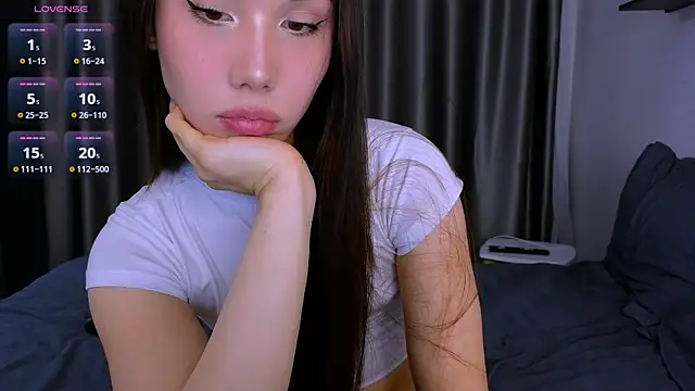 Kaia Sunshine Mia online show from 01-06-26, 02:43