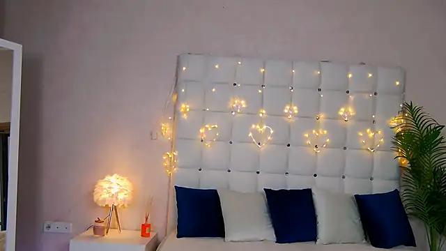 NicoleRosss online show from 01-15-25, 03:39