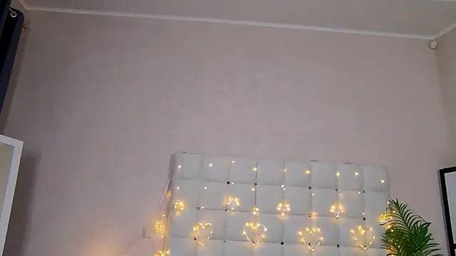 NicoleRosss online show from 01-19-25, 10:28
