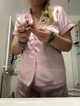 Snapshot of AllysonK chatting on 02-02-26, 11:09 AllysonK online show from 02-02-26, 11:09