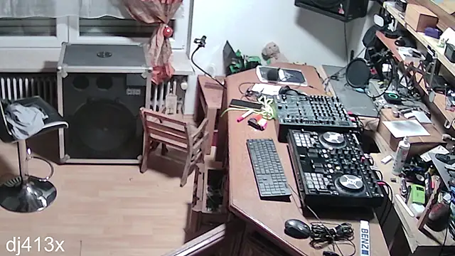 Snapshot of rosaeichel chatting on 02-17-26, 04:20 rosaeichel online show from 02-17-26, 04:20