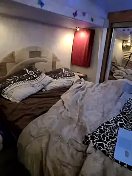 annika lately online show from 02-06-25, 02:44