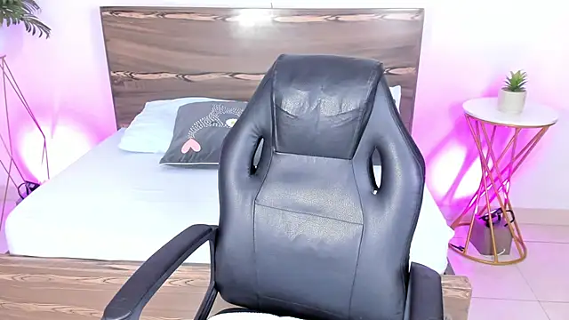 ivette bocelly online show from 02-18-25, 07:41