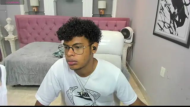 boylittle19cm online show from 10-09-25, 11:52