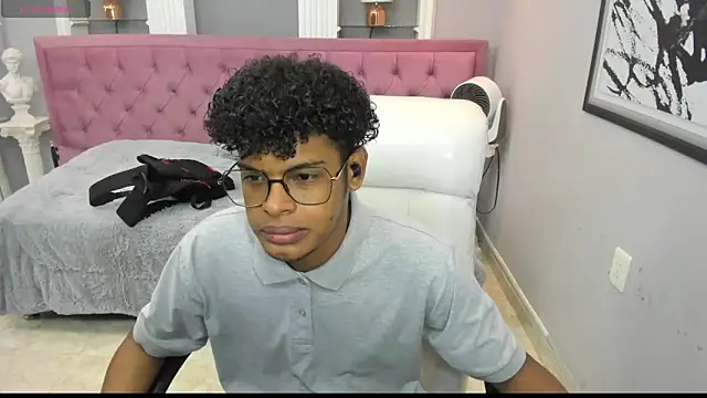 boylittle19cm online show from 10-10-25, 12:48