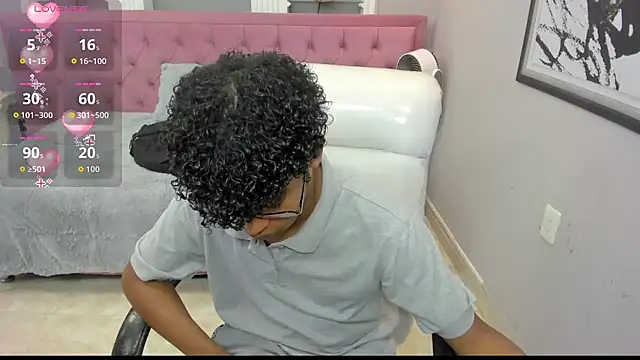 boylittle19cm online show from 10-11-25, 11:53