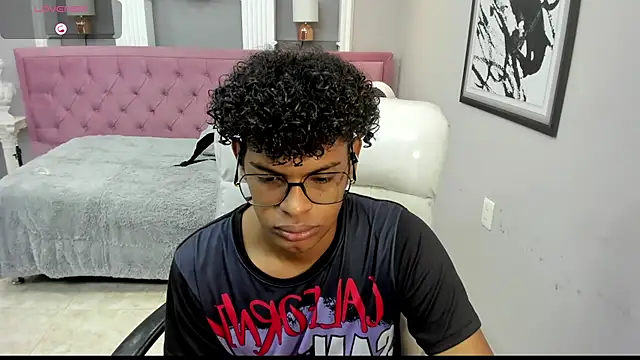 boylittle19cm online show from 10-14-25, 12:17