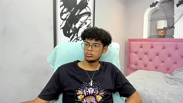 boylittle19cm online show from 10-25-25, 01:18