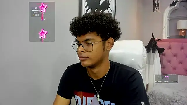 boylittle19cm online show from 10-30-25, 12:17