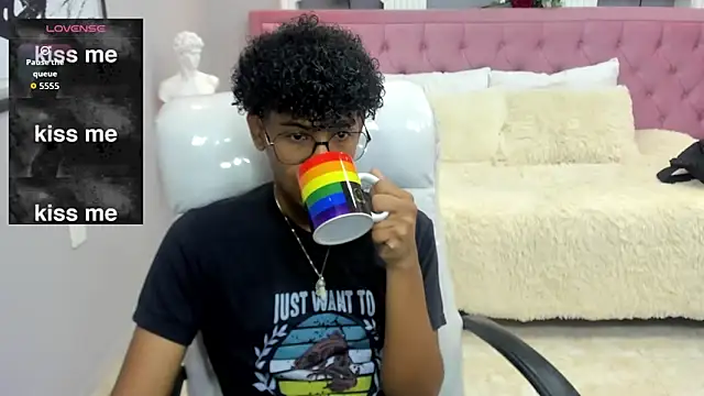 boylittle19cm online show from 11-11-25, 12:27