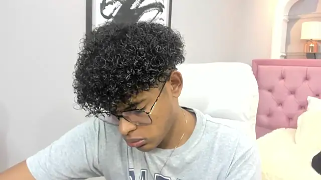 boylittle19cm online show from 11-18-25, 12:31