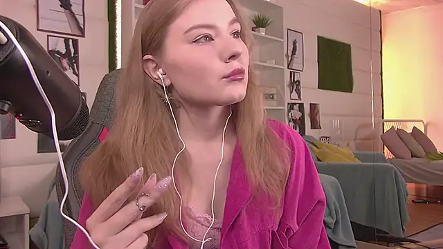 ValerieViolette online show from 02-20-25, 06:50
