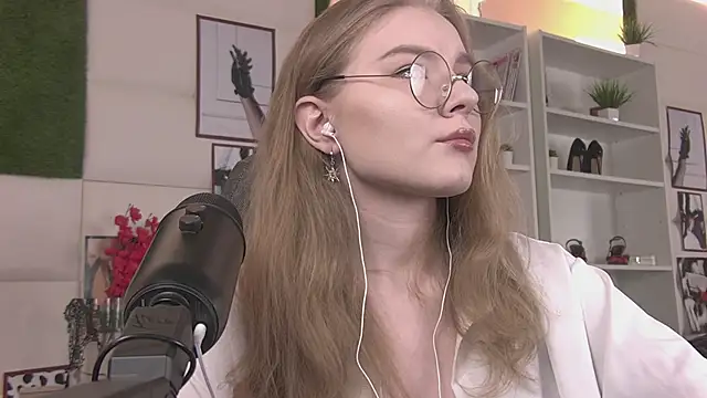 ValerieViolette online show from 02-21-25, 07:12