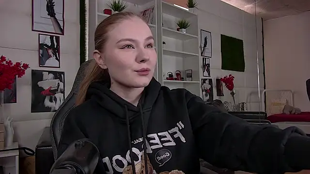 ValerieViolette online show from 02-27-25, 09:32