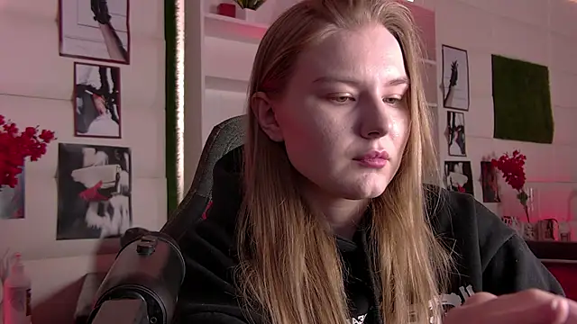 ValerieViolette online show from 03-01-25, 09:18