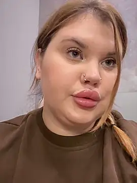 hi im Eva online show from 10-05-25, 11:30