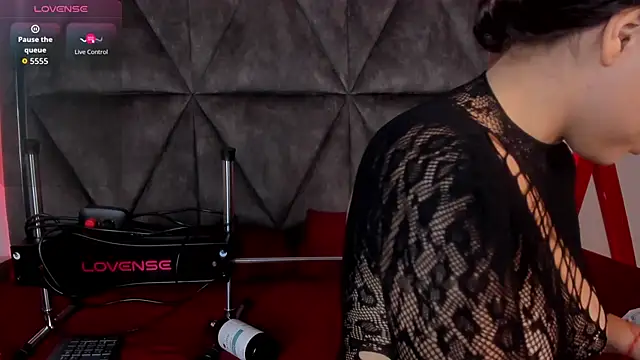 Snapshot of Elsalombardi_ chatting on 10-28-25, 12:30 Elsalombardi online show from 10-28-25, 12:30