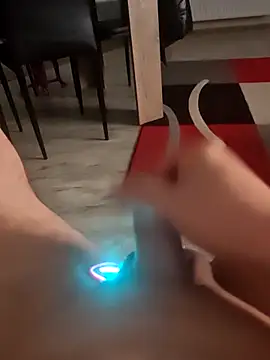 Szeltolo001 online show from 02-13-26, 03:57