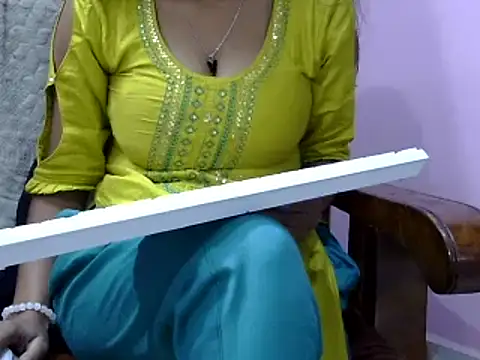 momo lov online show from 12-24-24, 11:06