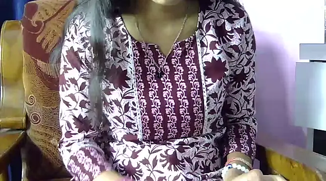 momo lov online show from 01-08-25, 05:05